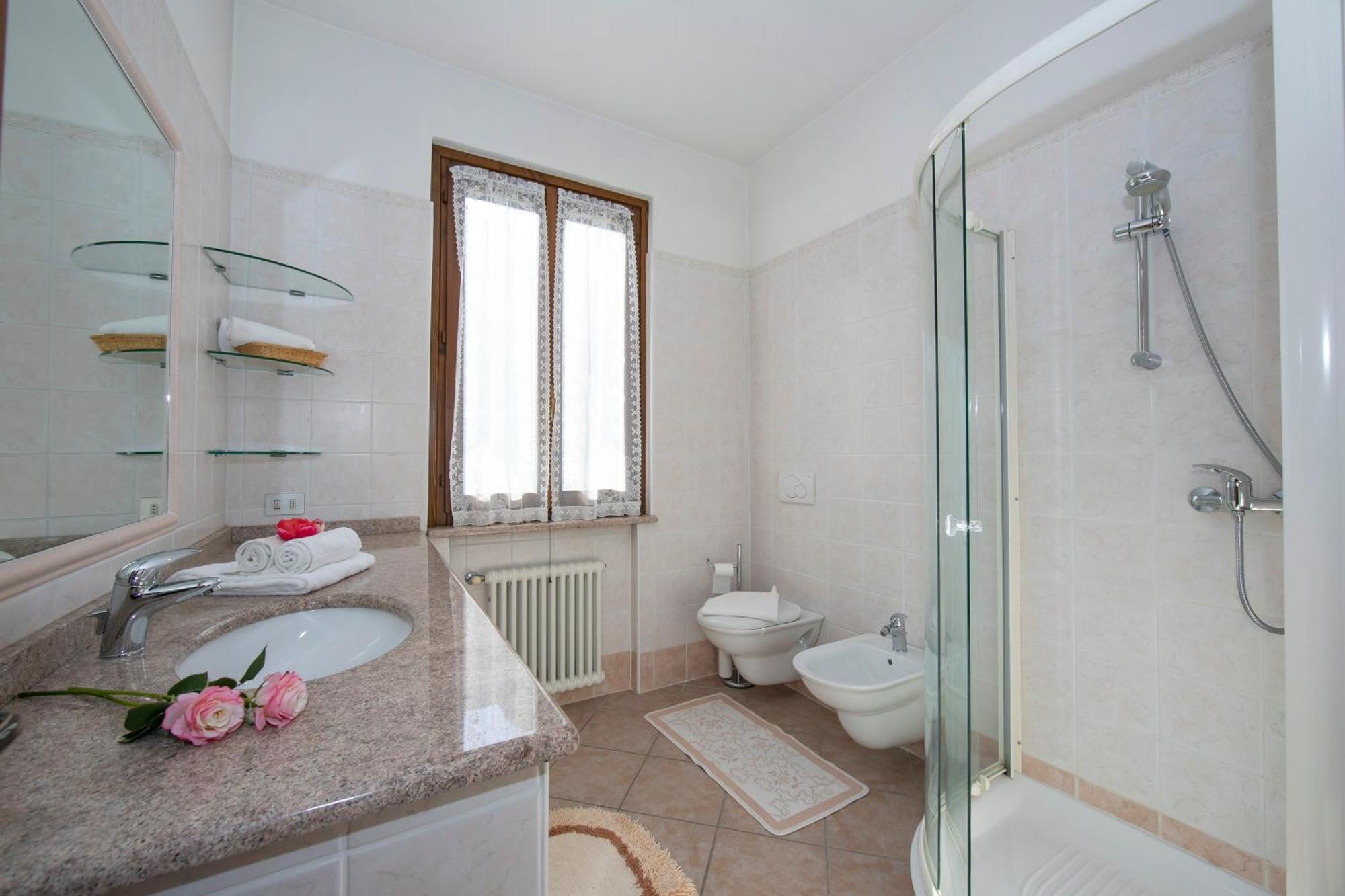 Casa Amabile With Salty Water Pool - Happy Rentals 레노 디 레기우노 외부 사진